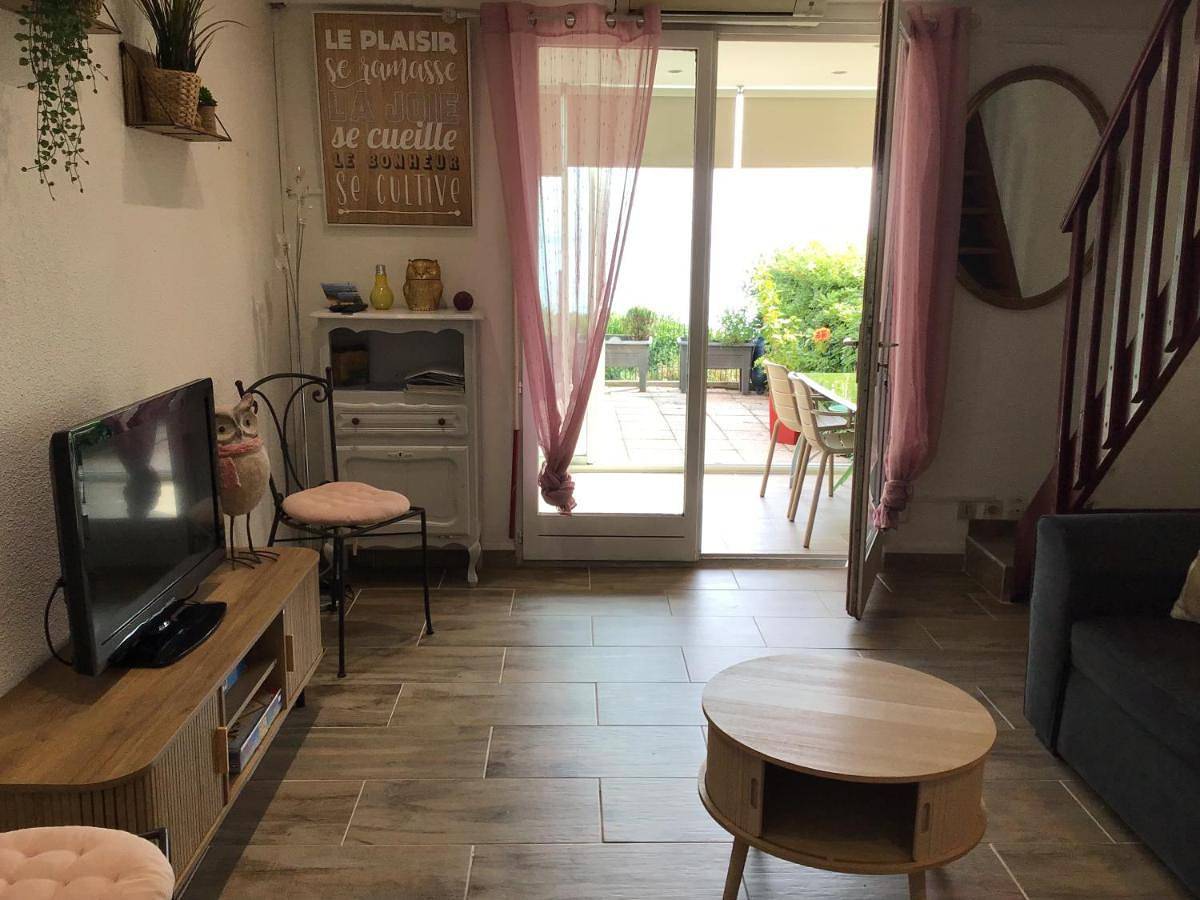 Two-Bedroom House in Saint-Aygulf, Frejus