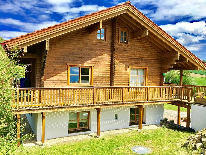 Apartamento inteiro, Chalet am Bach - Chalet mit 2 Schlafzimmern in Bad Birnbach, Bayerische Golf und Thermenland