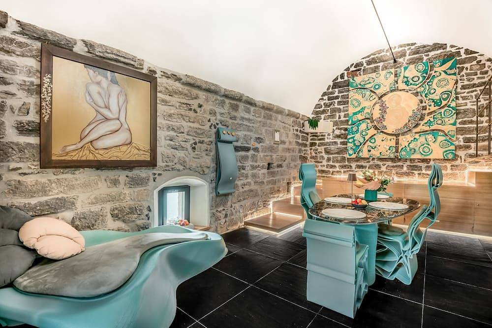 Luxury Suite with heated pool - Capitolare Tower in Portovenere, Porto Venere Municipality