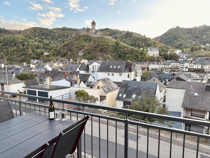 Ferienwohnung für 2 Personen, mit Balkon und Ausblick in Reichsburg Cochem