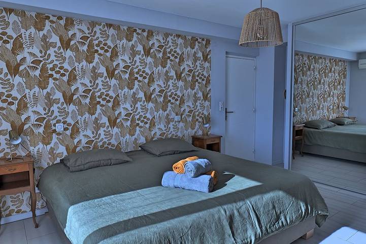 Gîte pour 9 personnes, avec terrasse dans Plage d'Agosta - 2