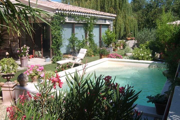 Appartement de vacances pour 2 personnes, avec jardin ainsi que piscine et terrasse