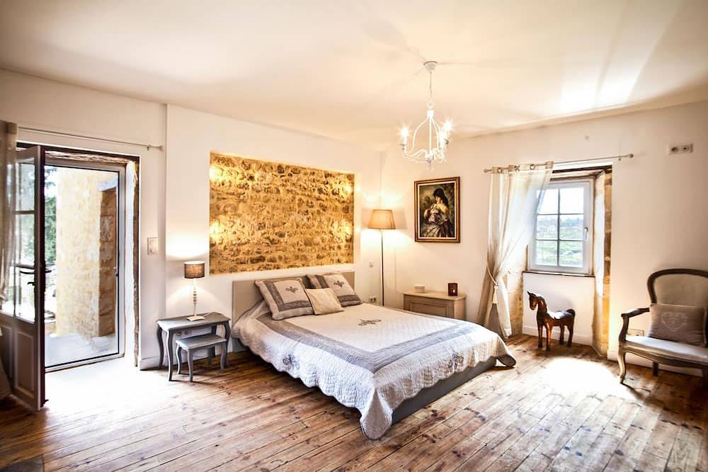 Entire apartment, Bise stylish 1600 Sf wifi in Vitrac, Périgord Noir