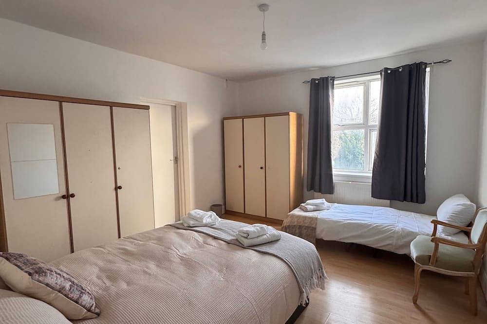 Chambre d'hôtes de charme à Morden avec des équipements modernes in Merton, Londres