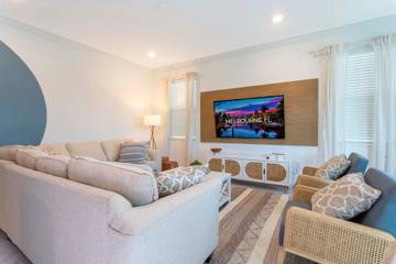 Vacation Rental for 19 Guests in Space Coast, Brevard County, Picture 2