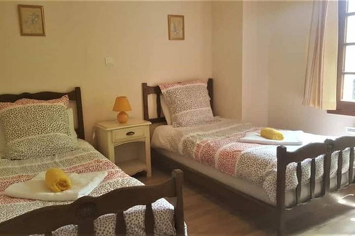 Location de vacances pour 6 personnes, avec piscine et jardin à Chef-Boutonne - 2