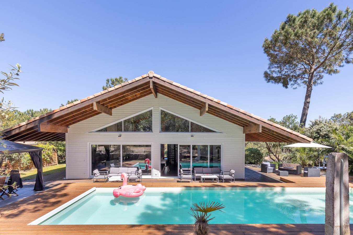 Villa bois & design, piscine chaufée située entre forêt, golf et océan – Moliets, 10 pers in Moliets-et-Maa, Région de Dax