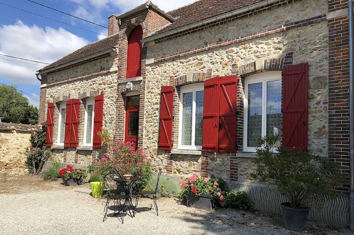 Gîte pour 6 personnes, avec jardin et jacuzzi à Fontaine-Mâcon