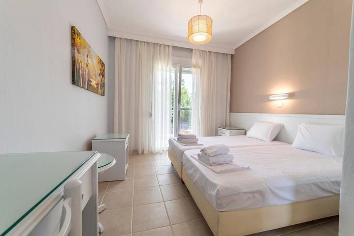Maison d’hôte pour 3 personnes, avec Balcon et Terrasse ainsi que Jardin et Vue