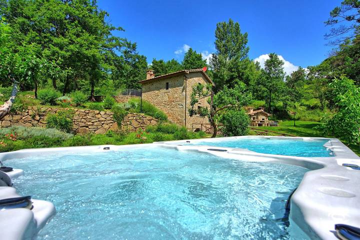Villa for 4 people, with Pool in Cortona