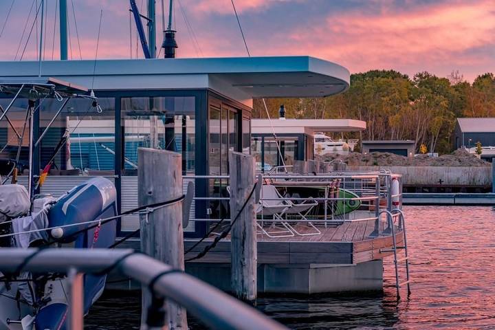 Hausboot für 5 Personen, mit Terrasse und Seeblick in Usedomer Norden