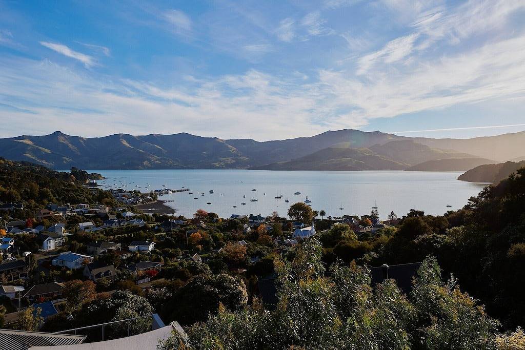 Akaroa. Geräumig, sonnig, Hafenblick und stadtnah. in Akaroa, Canterbury (NZ)
