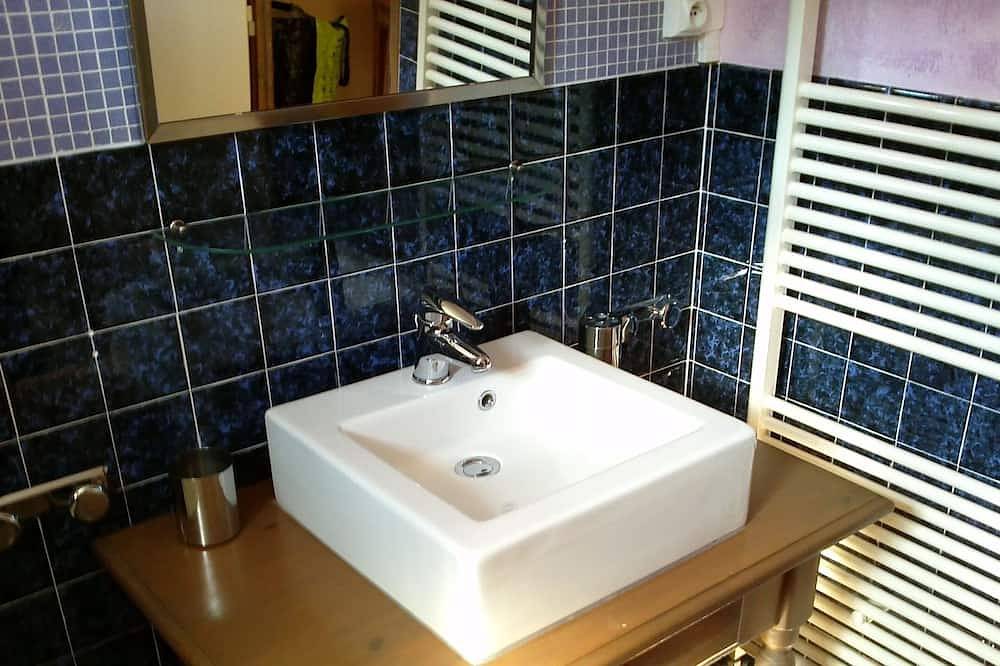 Ganze Wohnung, Apartment 3 Sterne, für 4 Personen, in der ruhigen Landschaft in Magny-lès-Aubigny, Beaune und Umgebung