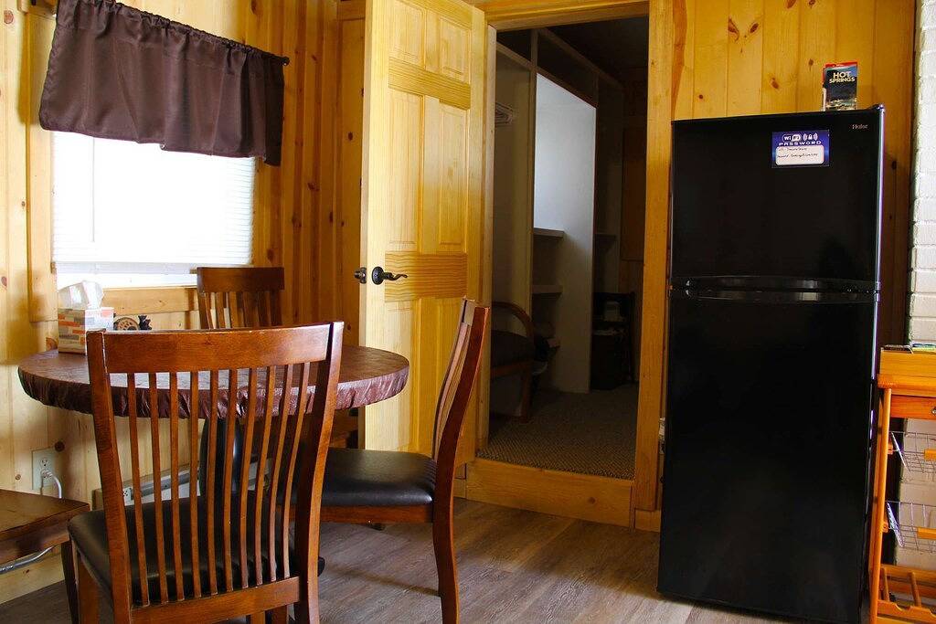 Yellowstone's Treasure Cabins - 2 Autominuten vom Eingang des Yellowstone Park North entfernt in Gardiner, Absaroka Range