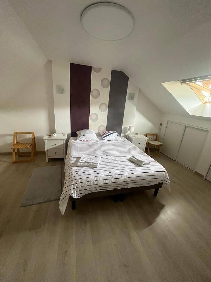 Appartement de vacances entier, Family Room with Shared Bathroom in Mulsanne, Sarthe