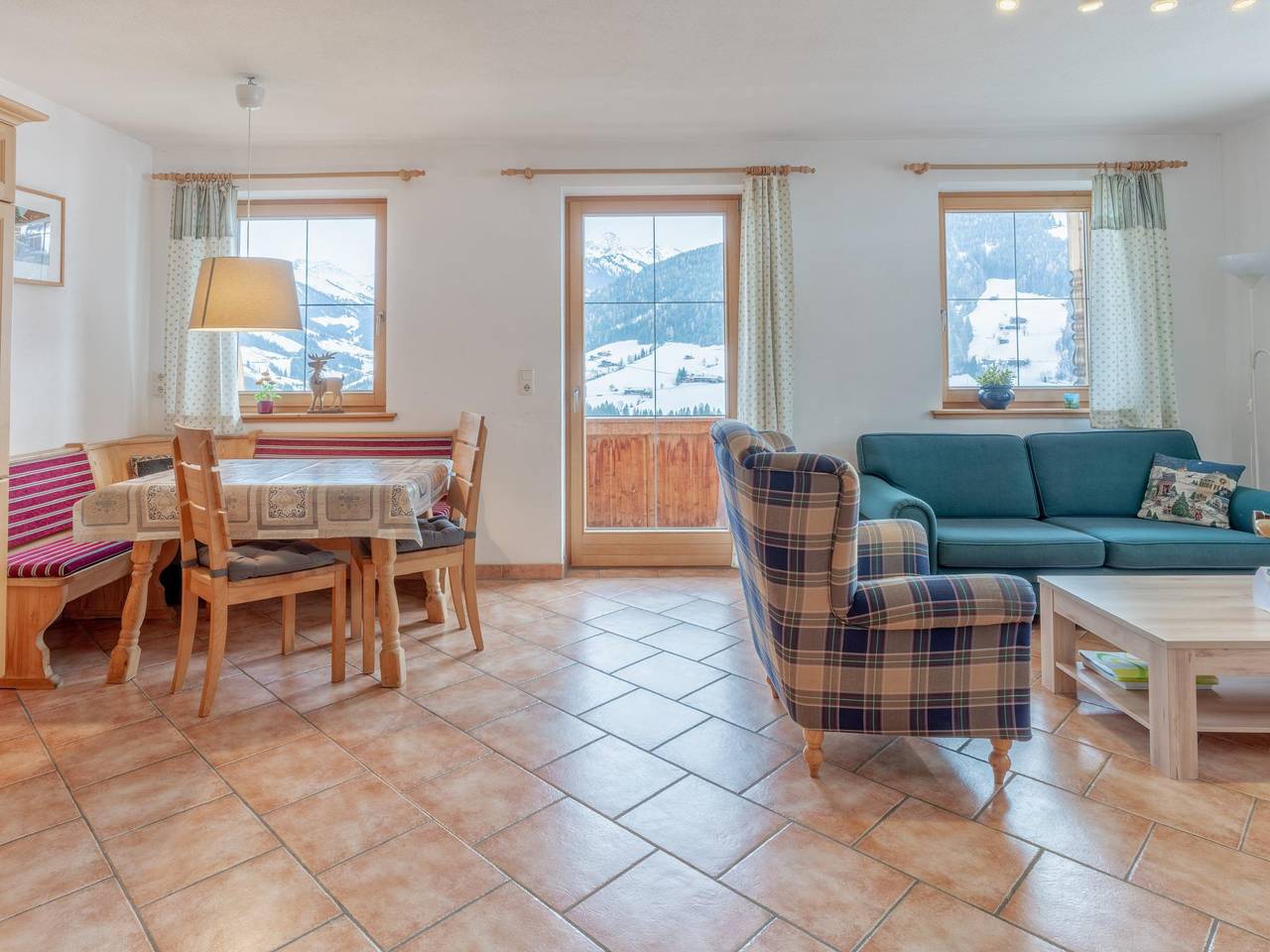 Ganze Wohnung, Gruppenunterkunft, 5 Minuten zum Skilift in Alpbach, Kaisergebirge