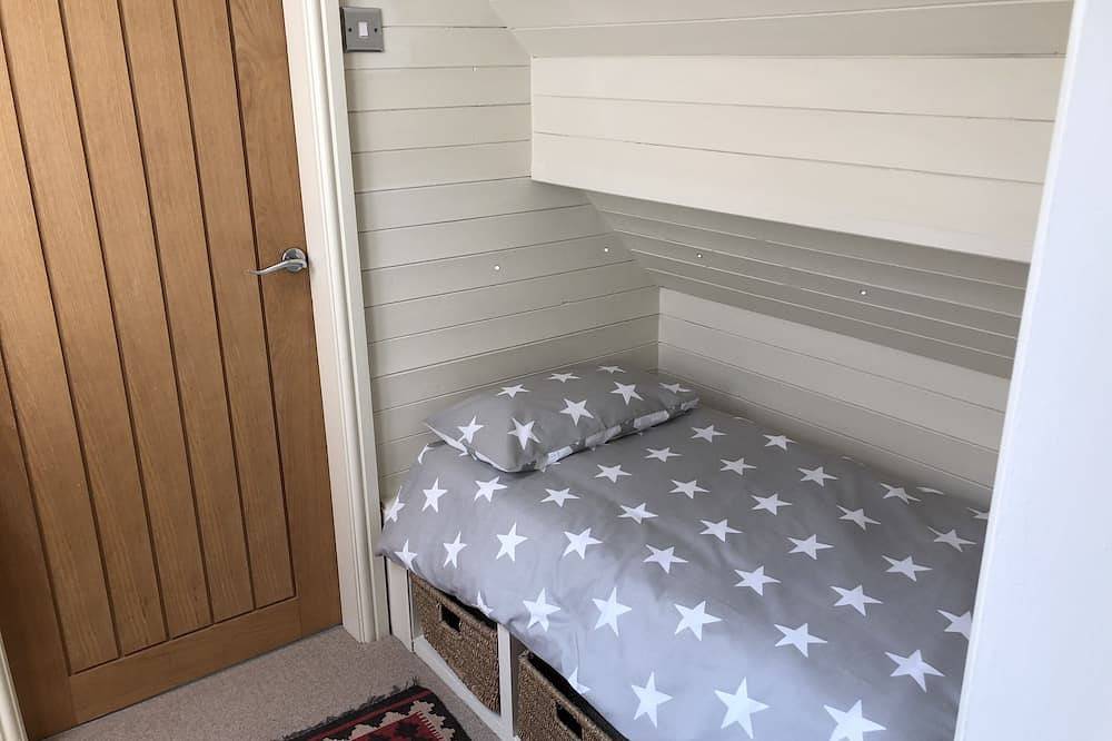 Award Winning Shining Star on the Historic Cartway with River Views in Bridgnorth, Shropshire