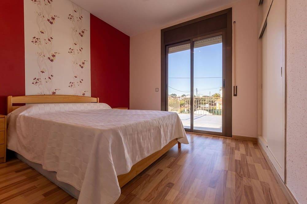 Preciosa casa de vacaciones privada con A/C, piscina privada, Wifi, Tv, patio, mascotas permitida in Creixell, Costa Dorada