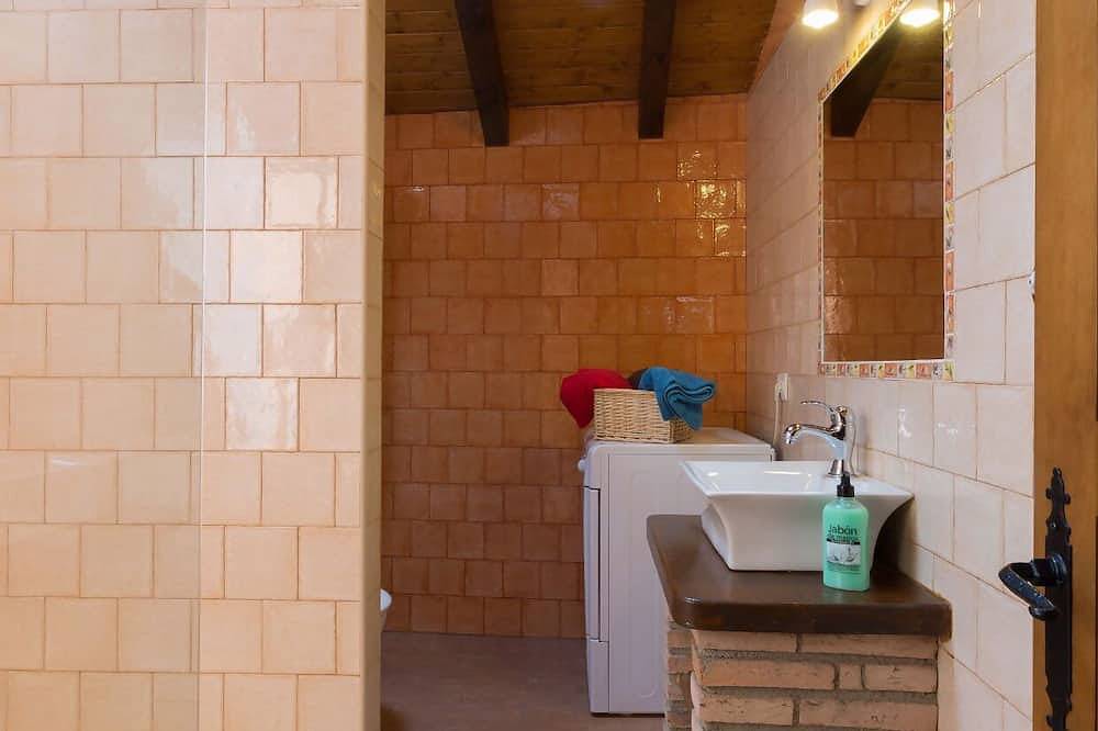 Entire apartment, The Llananzanes Lookout - Rural Asturias - House I in Aller, Cordillera Cantábrica