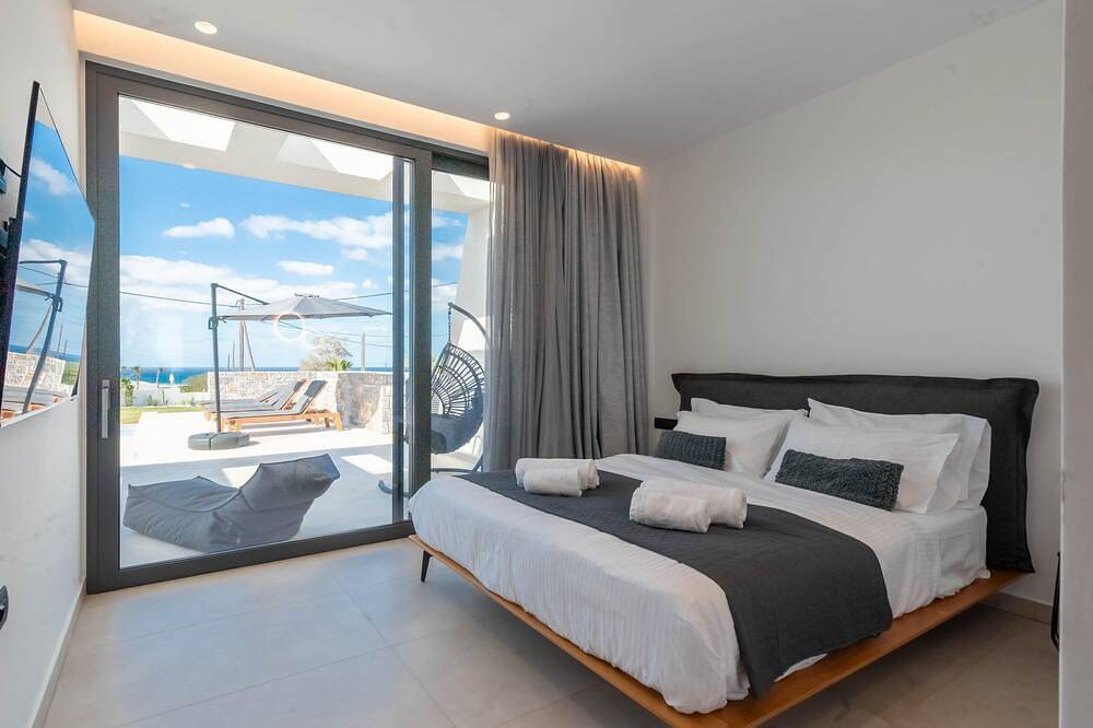 Aethra Grand- Luxury 5-Bed Villa, 850m from Beach in Iraklio-Heraklion und Umgebung