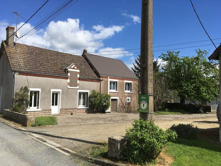 Gîte pour 5 personnes, avec Terrasse et Jardin à Poulaines