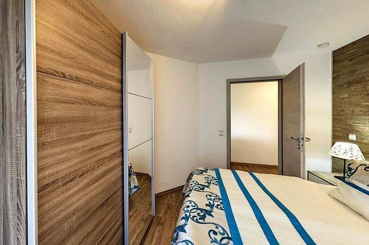 Ferienhaus für 4 Personen, mit Balkon und Sauna sowie Whirlpool in Schalkenmehren - 3