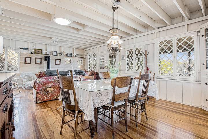 Cottage for 8 people, with yard and terrace in Michigan