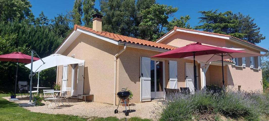 Location de vacances pour 4 personnes, avec terrasse ainsi que jardin et vue, animaux acceptés à Saint-Appolinaire - 2