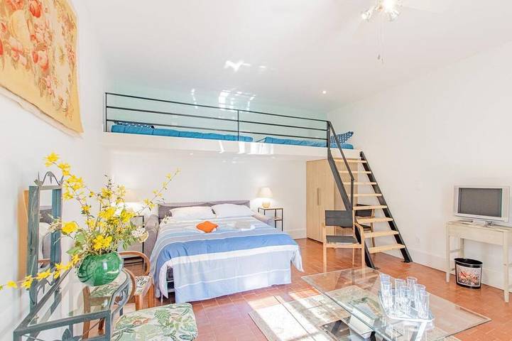 Location de vacances pour 8 personnes, avec jardin et piscine à Saint-Bonnet-de-Joux - 2