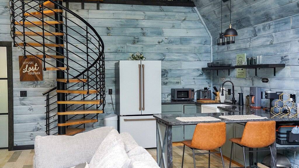 Exclusive Couples Getaway with Romantic Amenities, Private & Beautiful A-Frame in Surry County