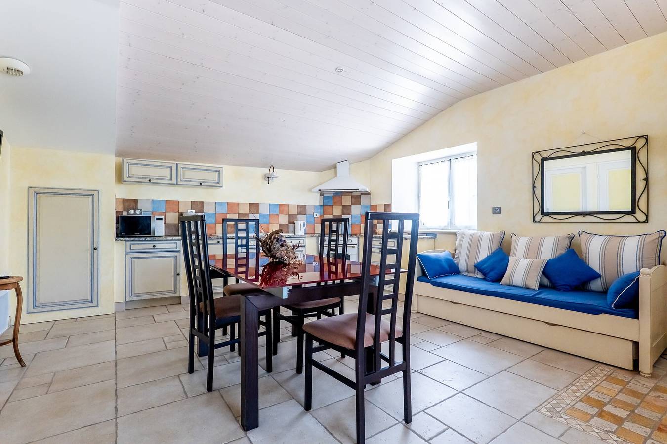 Appartement entier, Appartement « Le Moulin Aux Lavandes » avec piscine partagée et Wi-Fi in Redortiers, Région de Forcalquier