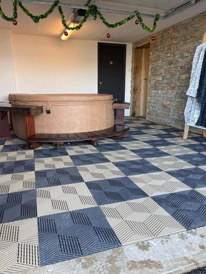 Gîte pour 7 personnes, avec vue sur le lac ainsi que jardin et vue à Montperreux - 2