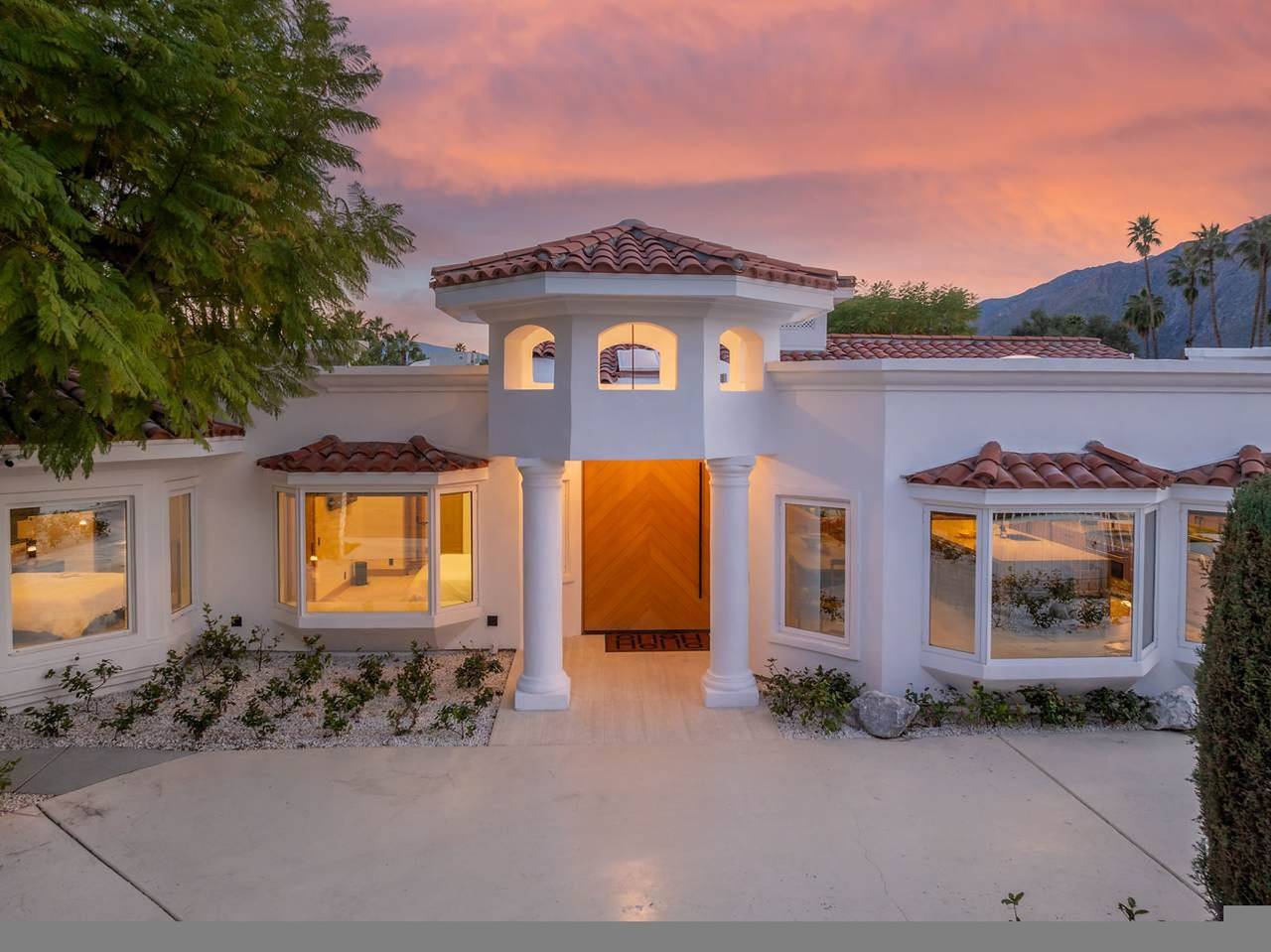 Luxury 6br Palm Springs Retreat with Private Pool   Spa in Palm Springs, Coachella Valley