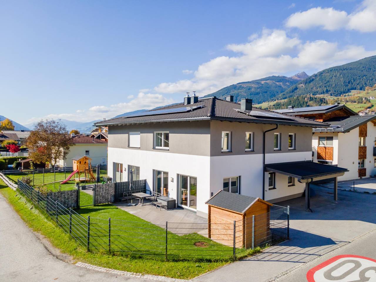 Modernes Ferienhaus mit Garten bei Kaprun in Niedernsill, Pinzgau