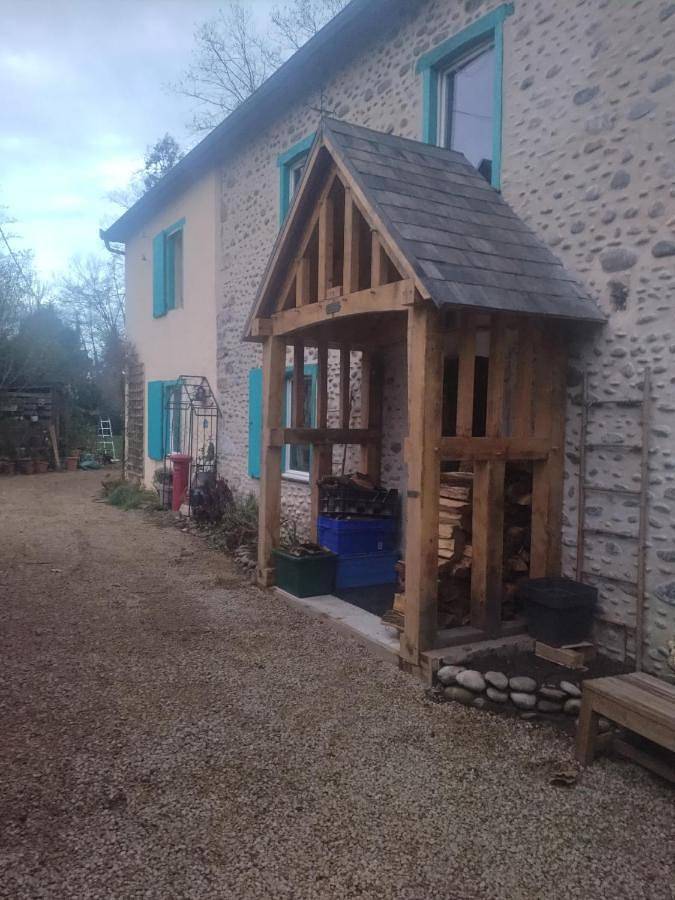 Location de vacances pour 7 personnes, avec Jacuzzi et Terrasse ainsi que Jardin et Vue à Charritte-de-Bas - 2