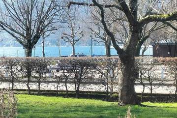 Gîte pour 2 personnes, avec jardin et terrasse dans Esplanade du Lac ( Aix-les-Bains)