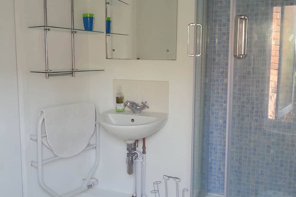 Self Contained Garden Studio With Private Decked Terrace, close to town and sea in Bridport, Dorset