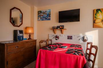 Appartement De Vacances pour 4 Personnes dans Bernières-sur-Mer, Calvados, Photo 3