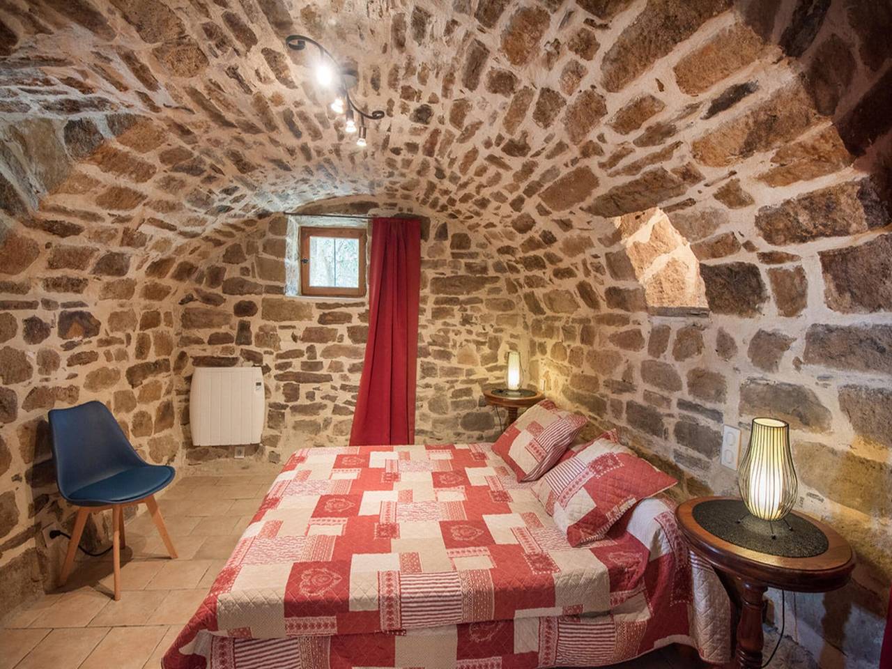 Refugio oculto en Chassiers in Chassiers, Parc naturel régional des Monts d'Ardèche