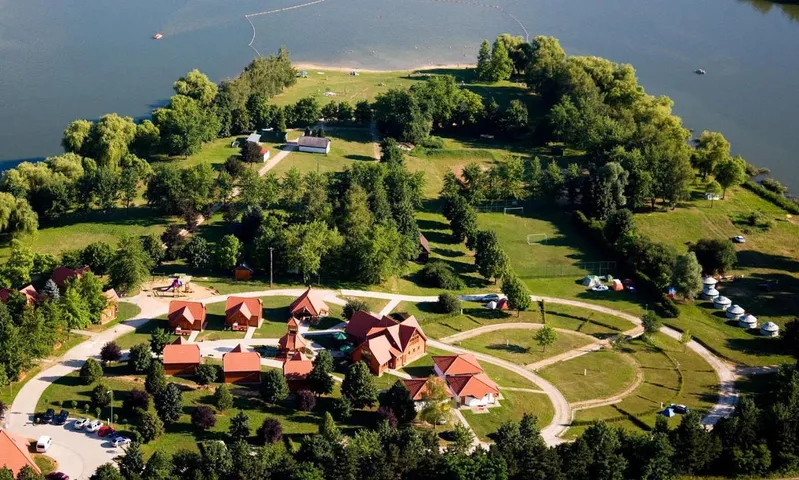 Parque de vacaciones para 5 personas, con vistas además de vistas al lago y jardín - 1