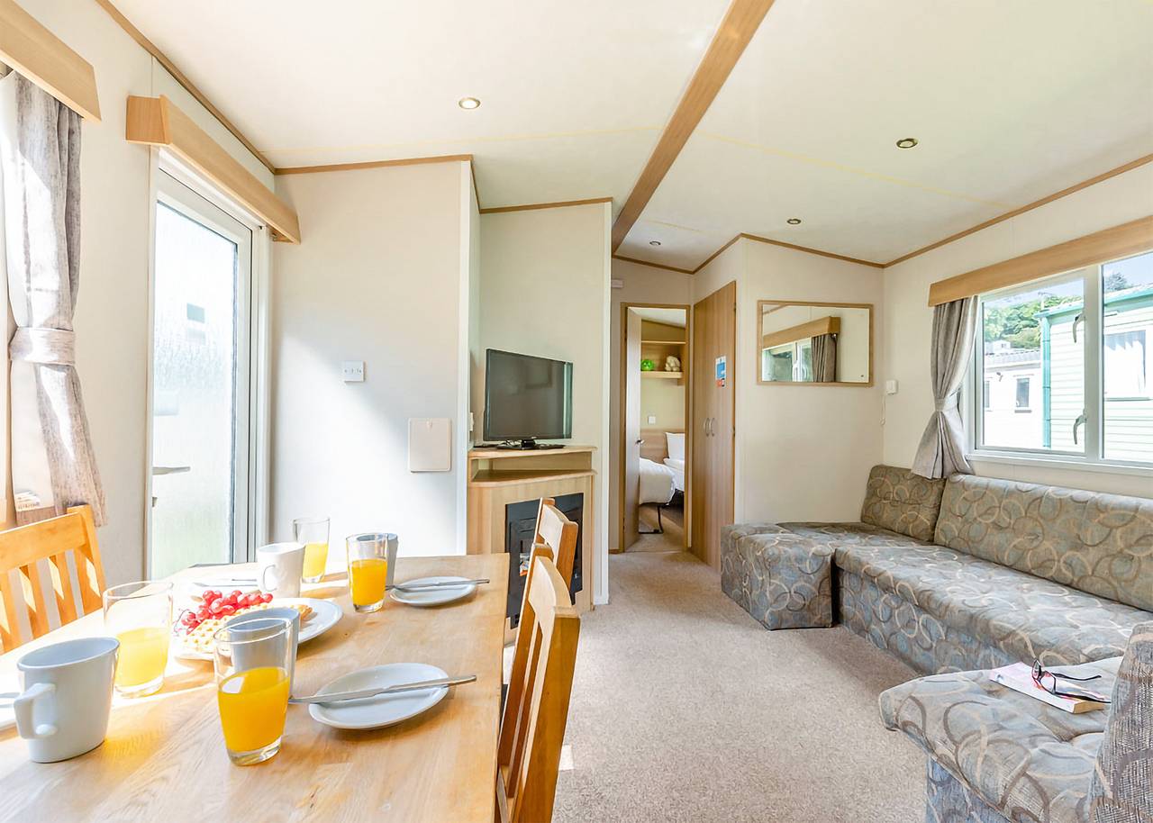 Gold 3 Caravan, slps 8, parking, ensuite , decking in Camber Sands, Camber