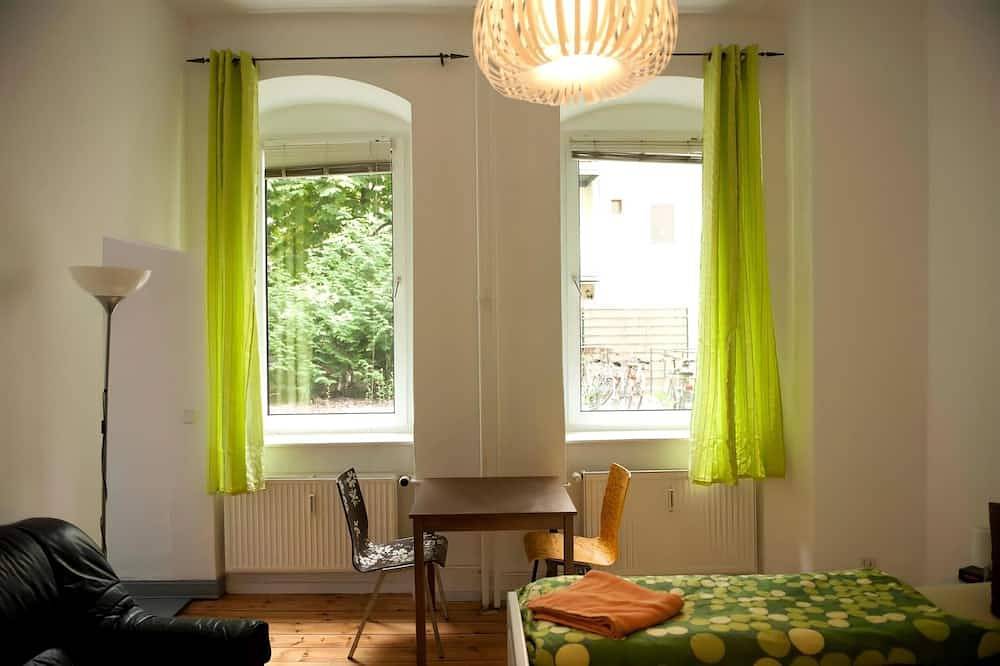 Ganze Wohnung, Private Apartment in Berlin's most central district next to the river Spree in Moabit Berlin, Berlin