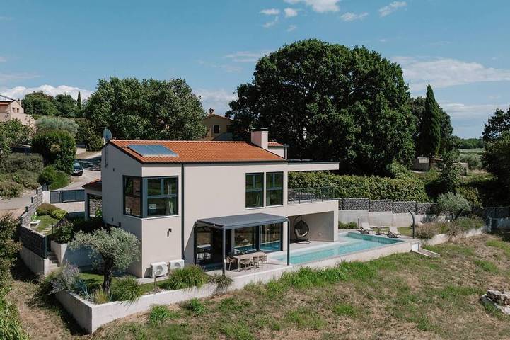 Ferienhaus für 8 Personen, mit Balkon und Garten