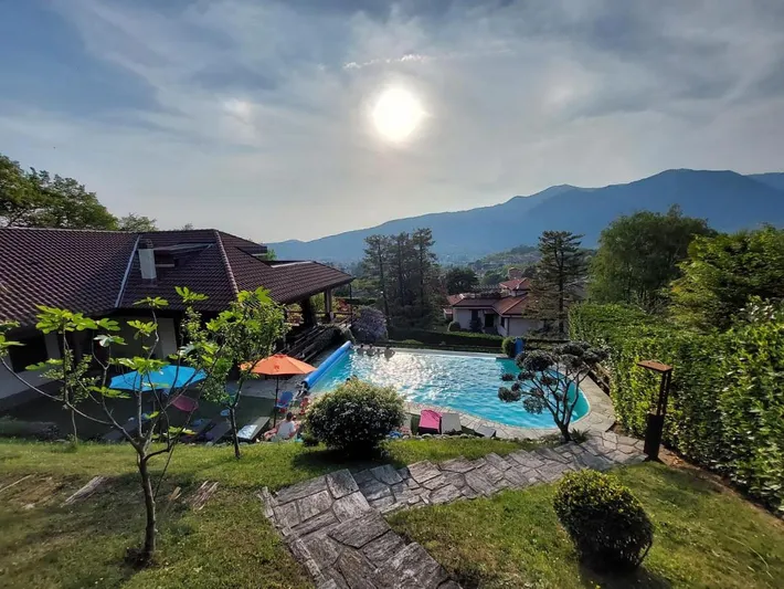 Villa per 16 persone, con giardino e piscina nonché panorama, adatto a famiglie con bambini - 1