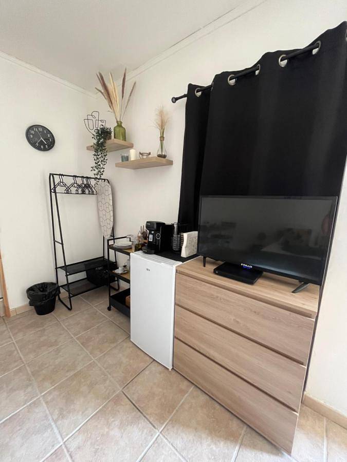 Gîte pour 3 personnes, avec terrasse à Istres - 4