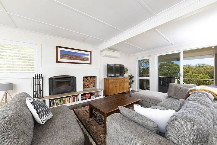 Holiday home for 12 people, with balcony and hot tub as well as garden in New South Wales