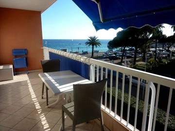 Gîte pour 4 personnes, avec balcon dans Plage Republique Frejus
