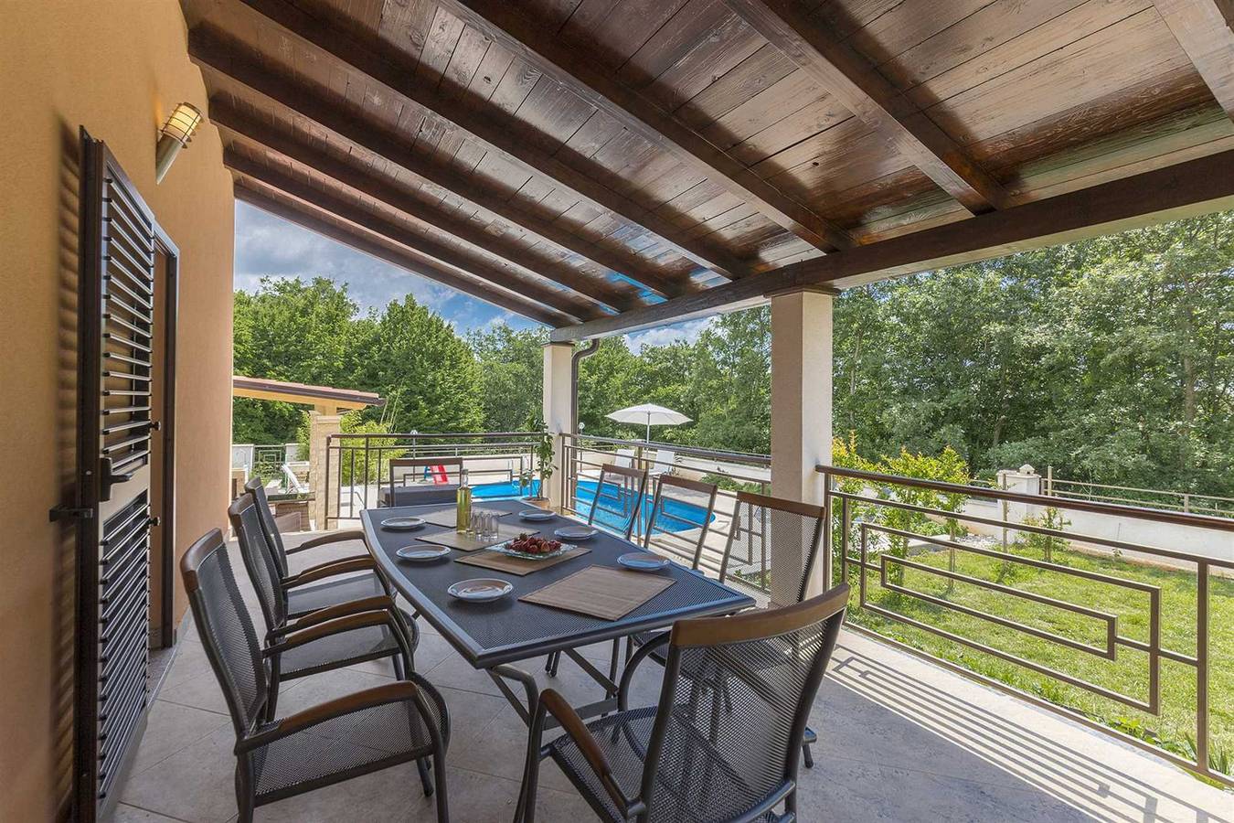 Villa in Vodnjan, beheizter Pool und Dachterrasse, großer Garten, 11 Personen, Wlan, Grill in Vodnjan, Grad Vodnjan