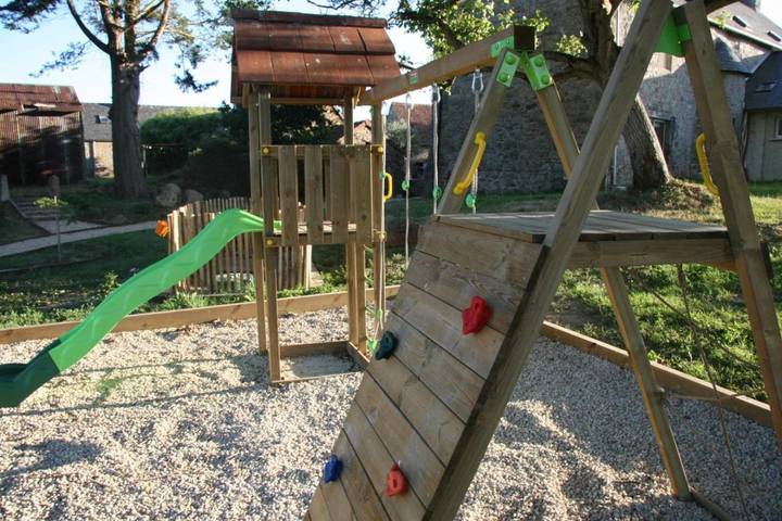 Location de vacances pour 15 personnes, avec Terrasse ainsi que Jardin et Vue à Caouënnec-Lanvézéac - 2
