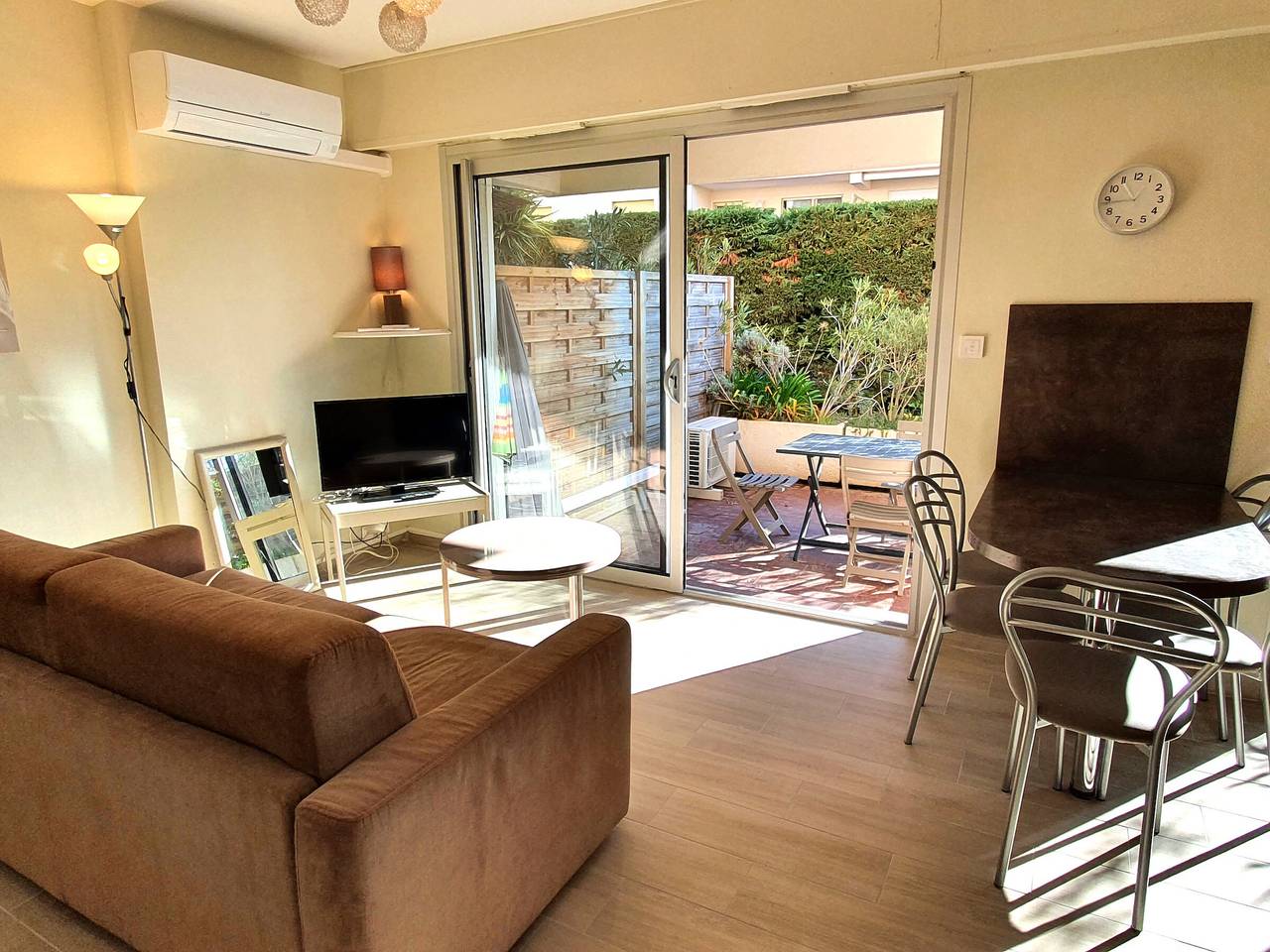 Apartamento entero, Estudio climatizado con aparcamiento, 4 pers, centro de Sainte-Maxime in Sainte-Maxime, Region de Draguignan